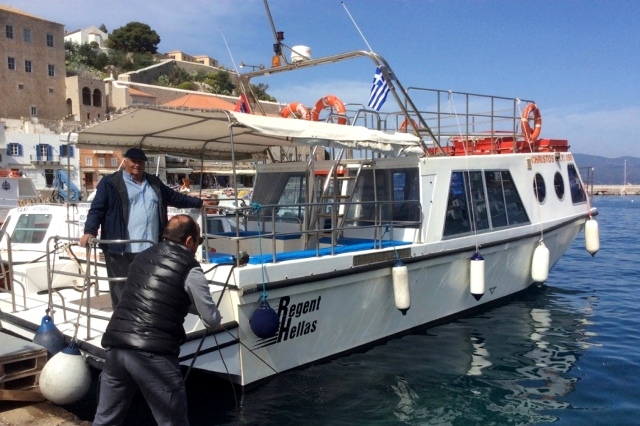 SpeedLine 'Christos' motorboat sailing from Hydra to Ermioni 